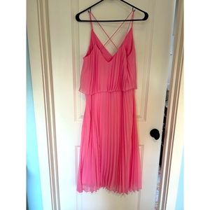 A magical pink dress to add to your wardrobe!🪄💓 The brand is Asos, size 8